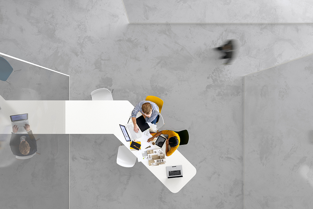 Menschen am Schreibtisch