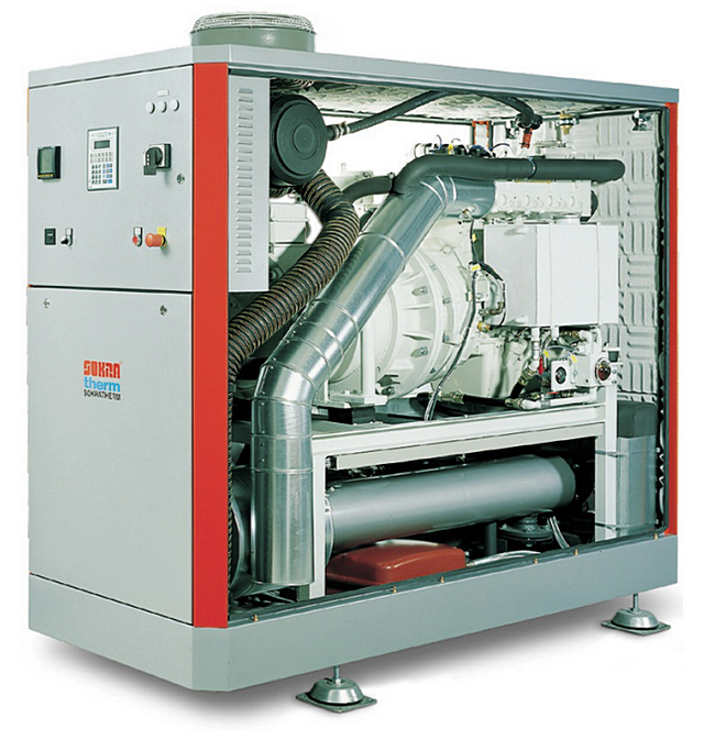 Abrechnung von KWK-Anlagen: Kompaktes BHKW mit Verbrennungsmotor bei abgenommener Seitenwand (Foto: Sokratherm).