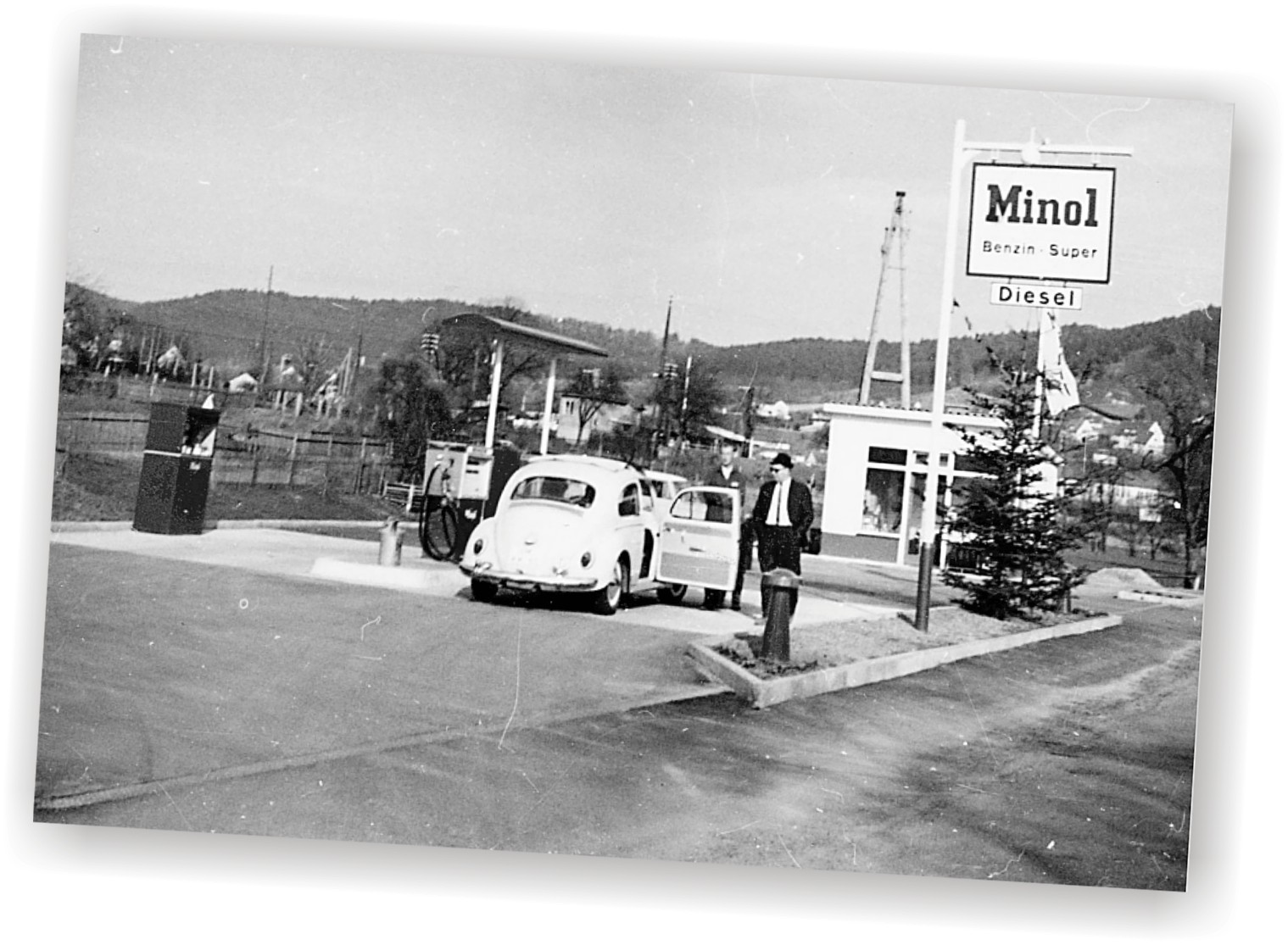 Minol Stuttgart im Jahr 1950: Minol-Tankstelle in Baden-Württemberg