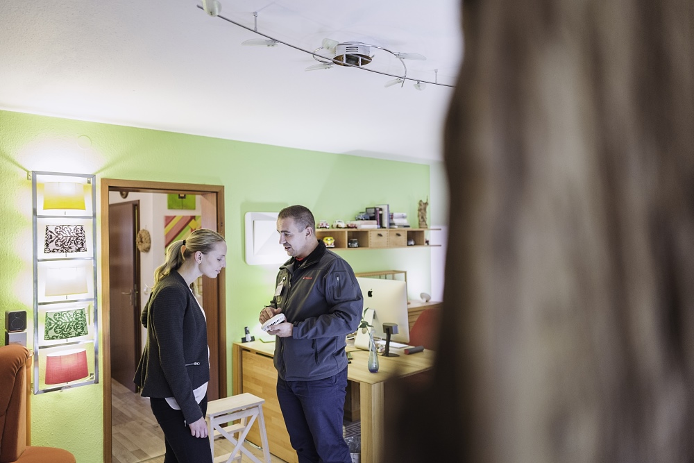 Professionelle Tipps erleichtern den Umgang mit Rauchmeldern und beugen Fehlalarmen vor.