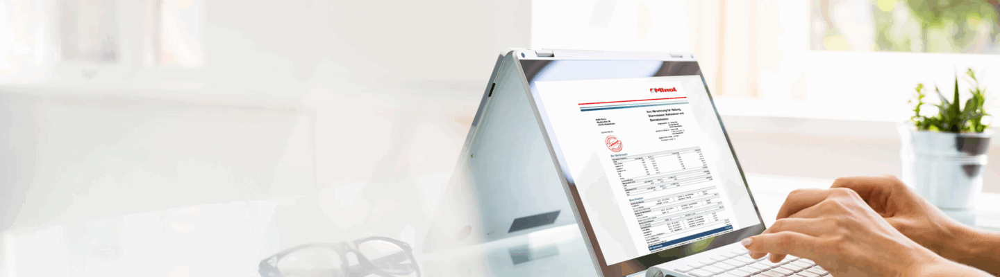 Heizkostenabrechnung von Minol zur Umlegung von CO2-Kosten auf einem Tablet-Bildschirm